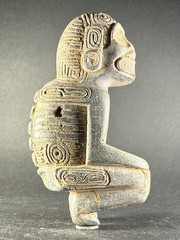 RARE ANCIENT PRE COLUMBIAN STONE CARVED TAINO BEHIQUE CROUCHED POSITION C 900AD