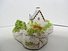 CRe Irish Country Cottage “Gate Lodge Co. Galway CC-011 Figurine/House 2.75” H