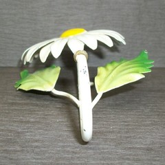 Vintage MCM Tole Painted Metal DAISY Floral Wall Hook Italy BOHO Flower Toleware