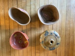 Nice lot of 4 modernist ceramics, signed, initialed