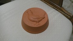 PURE TERRA COTTA CHICKEN WALL DECORATION APPROX. 6.25″ ACROSS