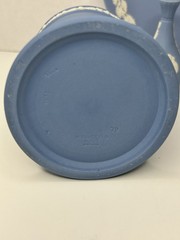 Flawless 1979 Wedgwood Pale Blue Jasperware Round Lidded Box Jar Neoclassical