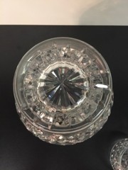 HAND CUT CRYSTAL GINGER JAR STYLE VASE WITH AN UN-MATCHING LID COVER,