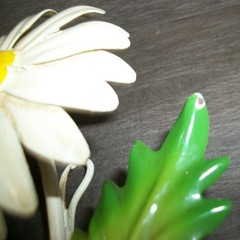 Vintage MCM Tole Painted Metal DAISY Floral Wall Hook Italy BOHO Flower Toleware