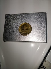 moneda.de 50 centavos de kenedy sin circular protegida con un material plastico