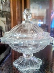 Vintage Lead Crystal Glass Lidded Candy Dish/Comport Diamond Pattern.