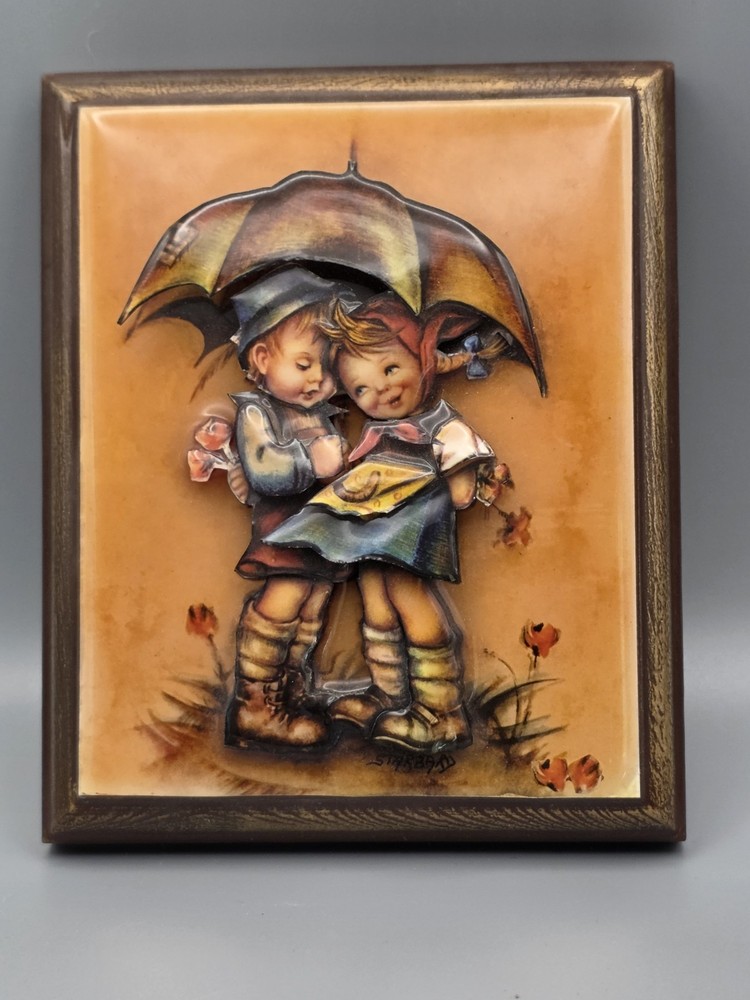 ​Vintage 3D Wall Plaque Boy and Girl Under Umbrella Decorative Art Decor