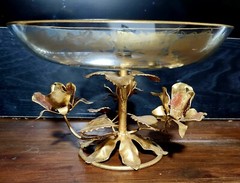 VINTAGE MID CENTURY ITALIAN 24K GOLD COLORED GILT TOLE ROSE PEDESTAL CANDY BOWL