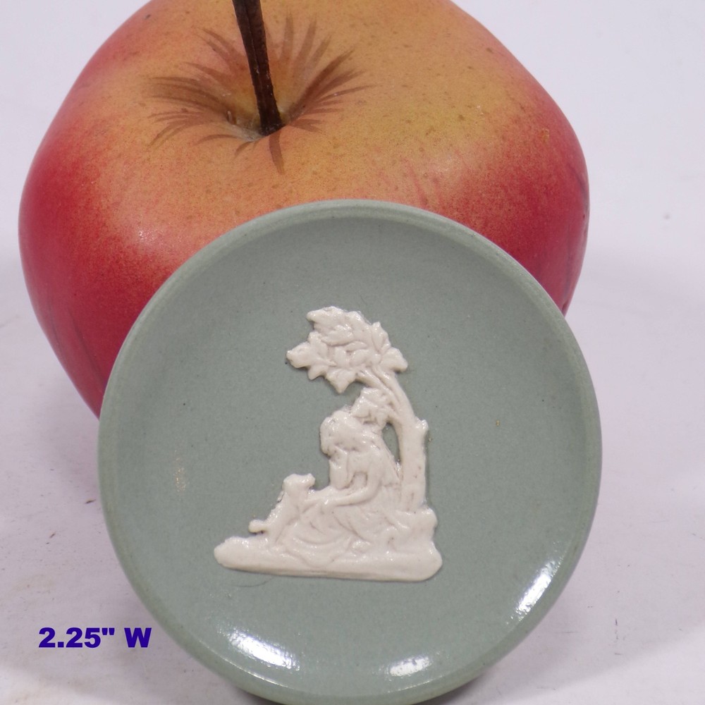 Jasper Ware Green Pin/Ring/Trinket Dish 2.25″W Lady & Dog Relief Dudson England