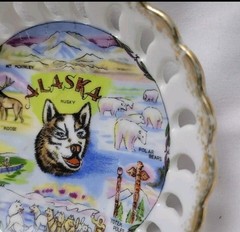 Vintage Unbranded Collectible Alaska Trinket Dish 4.5″ Across Top