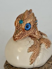 1984 Windstone Editions Brown Hatching Baby Dragon Figurine ~ M. Peña. Nestling