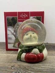 Lenox American By Design Friendly Faces Snowman Snow Globe w/original packaging
