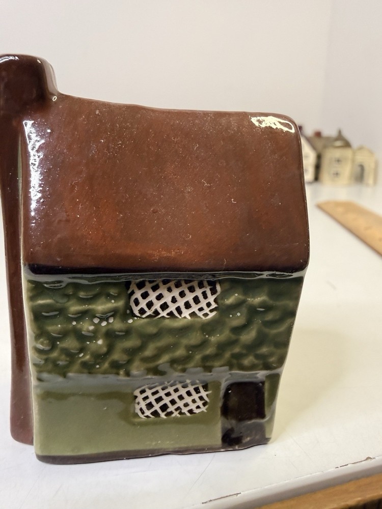 RARE Mudlen End Studio Felsham Suffolk Pottery Miniature House Cottage 26G Green