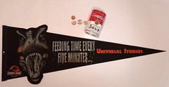 1990s JURASSIC PARK movie vtg felt pennant universal studios dinosaur flag art