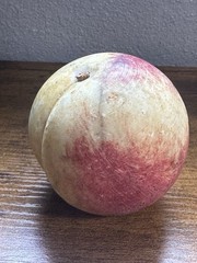 VINTAGE ALABASTER STONE FRUIT PEACH Nice Colors Veins Heavy Early