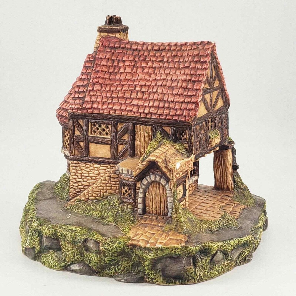 Vintage Hand Made ceramic Painted Cottage Home Decor David Winter (?)