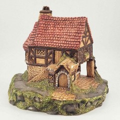 Vintage Hand Made ceramic Painted Cottage Home Decor David Winter (?)