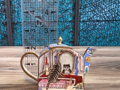 VTG Enameled Miniature Teapot Cat Looking in Mirror Unbranded Blue WHIMSICAL