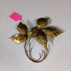 Wall Hanging Small Metal Tin Leaves Gold Tone Color Decorative Retro Home Decor