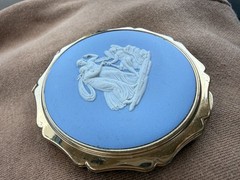 Vintage Stratton Wedgwood Jasperware Classical Design Compact Mirror English