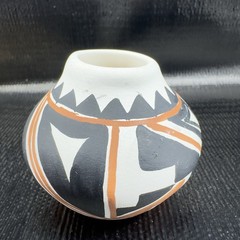 Mary T Jijola Hand Made Pottery Bud Vase Vessel Isleta Pueblo Artist Signed Vase