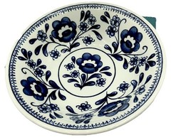 VINTAGE Unmarked Blue And White Floral Bowl 6 “