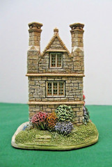 Lilliput Lane Cottages Campden Cot Mint in its original box with deed. L2184