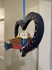VTG Wooden Heart Shaped Hand Painted Folk Art Hanging Love Birds, Made In USA!