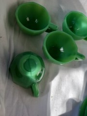 1930’s AKRO AGATE GLASS TOY 5 CUPS JADE GREEN JADEITE JADITE