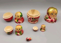 Vintage Matryoshka 5 Russian Nesting Dolls Made Un USSR