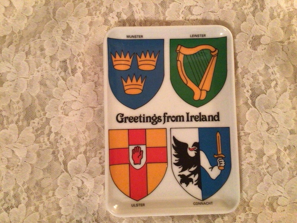 Greetings From Ireland Plastic Trinket/Tip Tray ,A John Hinde Vintage Souvenir