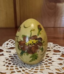 Vintage Handpainted Wooden Eggs. Unsigned And Unbranded.