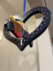 VTG Wooden Heart Shaped Hand Painted Folk Art Hanging Love Birds, Made In USA!
