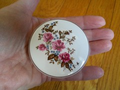 Small Porcelain Jewelry Trinket Box Roses Flowers Round Leart Brazil Collectible