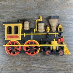 Set of 2 – 1975 HOMCO Train Engine & Stage Coach Plastic Wall Art Décor Plaque