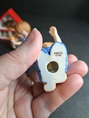 1983 Enesco Country Cousins Figurines Girls Playing With Dollhouse 3 In Tall