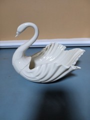 Lenox Porcelain Swan Figurine Candy or Trinket Vintage Ivory Medium 6.5”x 8.5”