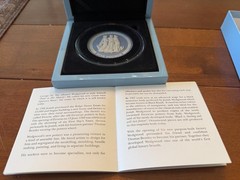 2018 Wedgwood Blue Jasperware 5 Pound Coin The Three Graces Ltd Ed 449 COA Box