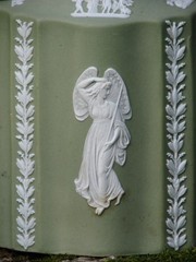 WEDGWOOD RARE TEA CADDY GREEN DIP JASPER AND WHITE RELIEFS OF ZEPHYRS AND GARLAN