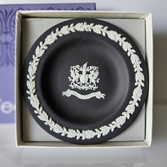 Wedgwood Black Jasperware Round Sweet Dish City Of London Crest 4″ In Box