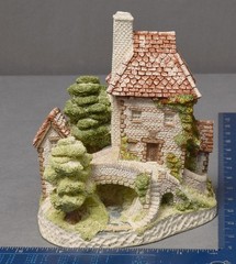 David Winter Tollkeeper’s Cottage collectible cottage sculpture PAINT WORN