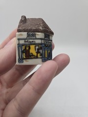 Vintage 1980s Wade ” Whimsey-on-Why” Village series #2, Antique Shop