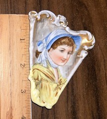 ANTIQUE Portrait TRINKET PIN DISH Hand Painted Gilt Porcelain UNIQUE