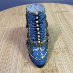 Unbranded~Tiny Molded Resin Painted Embossed Antique Mini Shoe-Roses-Victorian