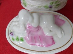 IRISH BELLEEK PORCELAIN “MILLENNIUM 2000” oval TRINKET BOX sleeping baby[*12]