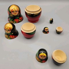 Vintage Matryoshka 5 Russian Nesting Dolls Made Un USSR