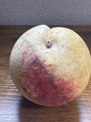 VINTAGE ALABASTER STONE FRUIT PEACH Nice Colors Veins Heavy Early