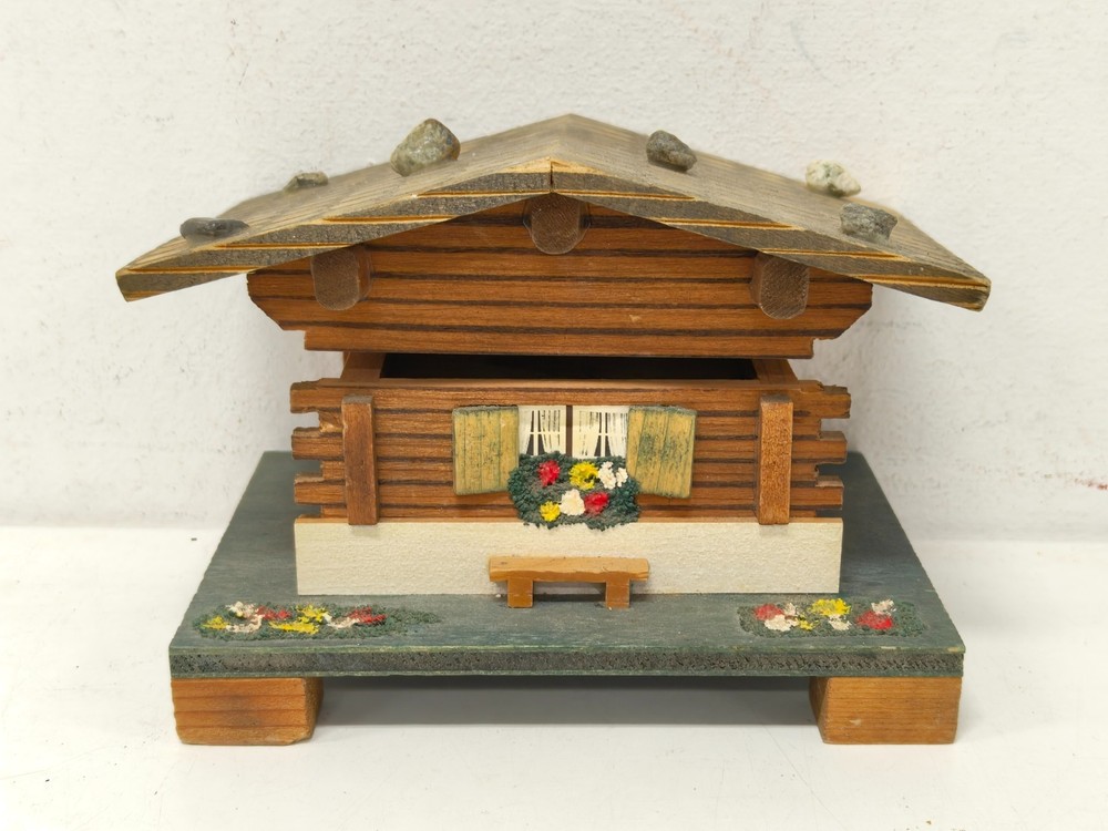 Vintage Wooden Swiss Lador Edelweiss 2866 Chalet Music Box