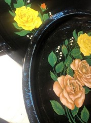 Vintage Floral Roses Tole Ware Round Trays Plates Decor Set 12” Dia
