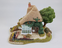 Lilliput Lane “Gardners Cottage”, Collectors Club Special, United Kingdom. 1991.